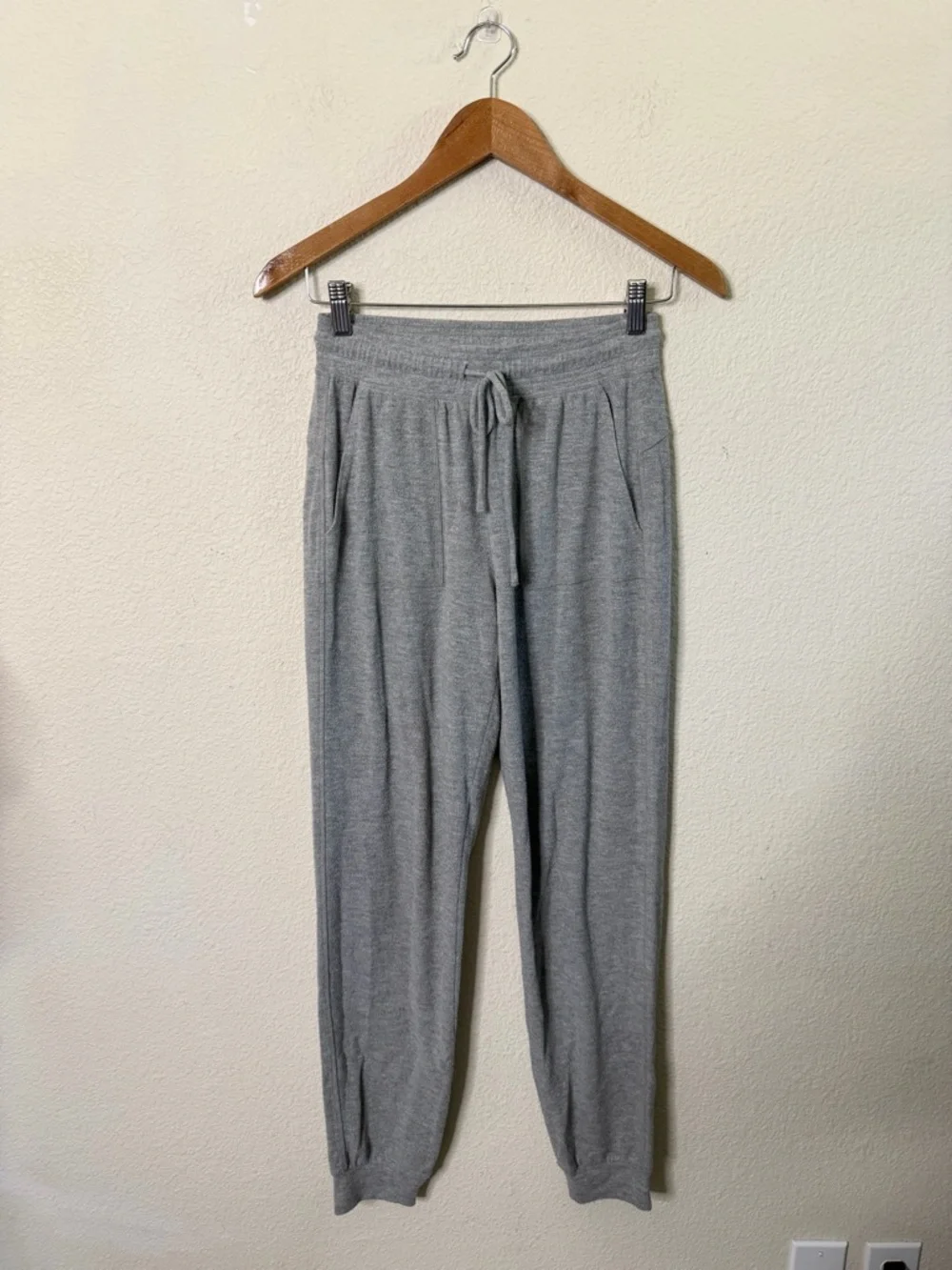 Alo Yoga Soho Sweatpant Athletic Heather Grey Womens Size S